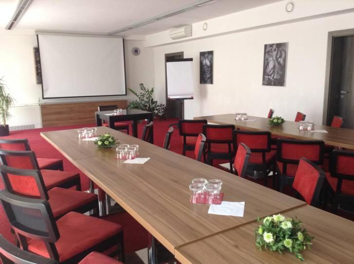 Hotel Monde Uhersky Brod Ngoại thất bức ảnh