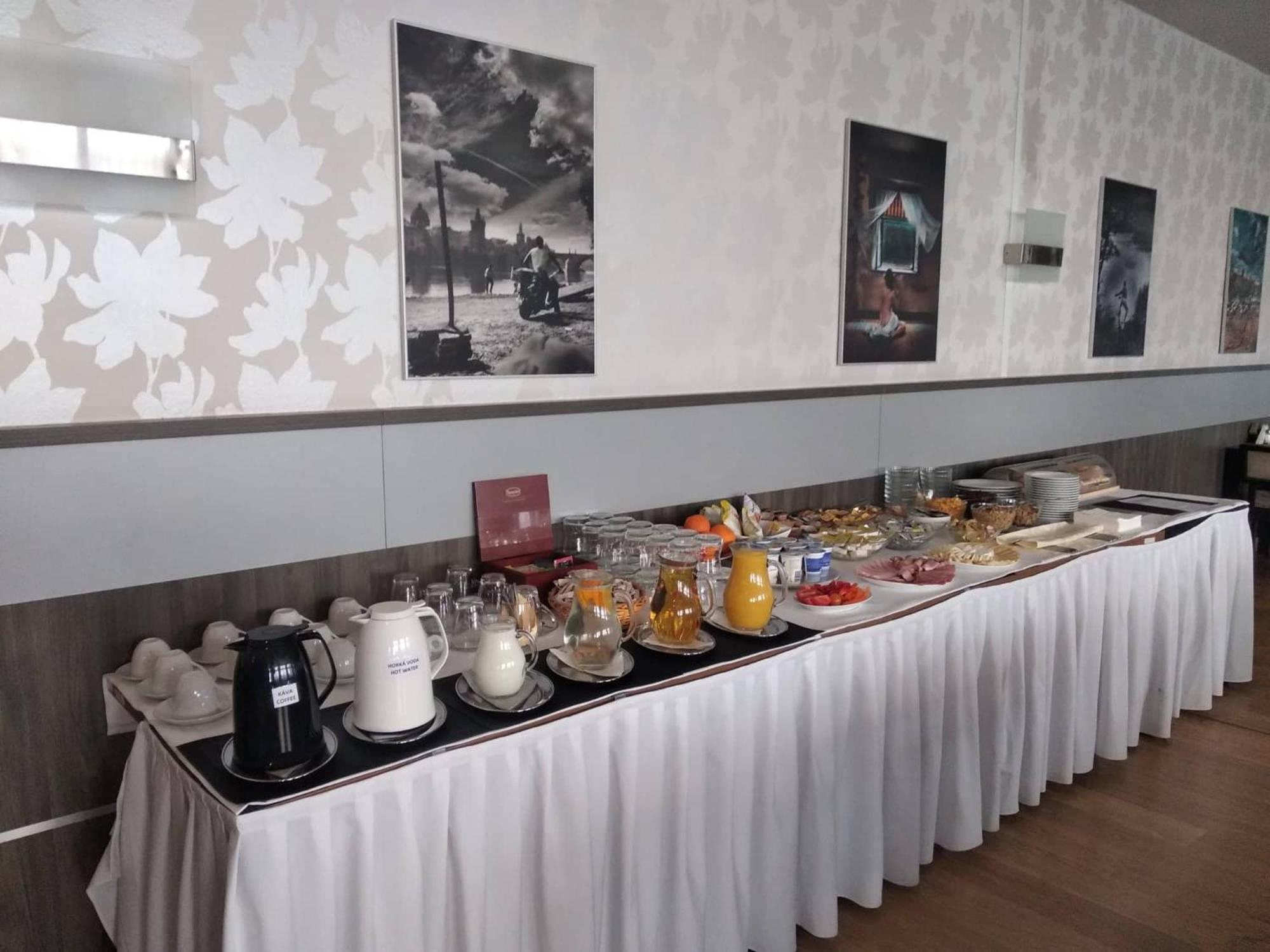 Hotel Monde Uhersky Brod Ngoại thất bức ảnh