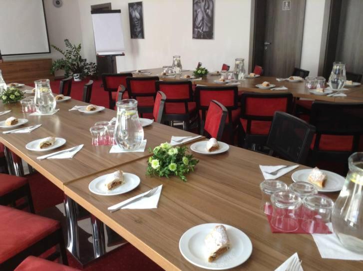 Hotel Monde Uhersky Brod Ngoại thất bức ảnh