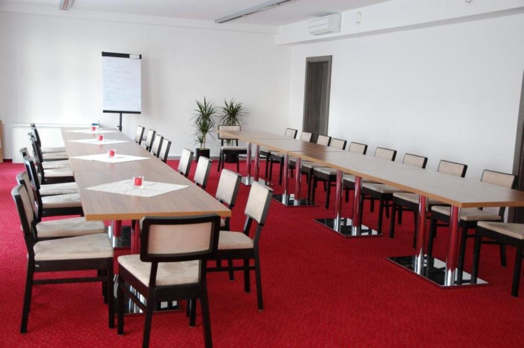 Hotel Monde Uhersky Brod Ngoại thất bức ảnh