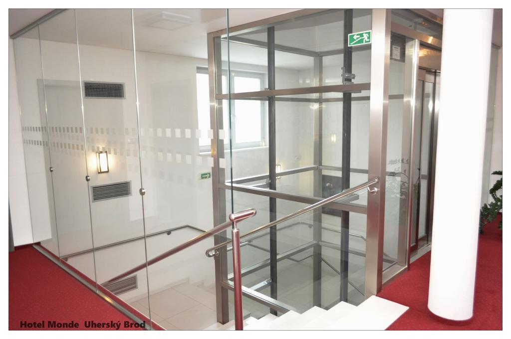 Hotel Monde Uhersky Brod Ngoại thất bức ảnh