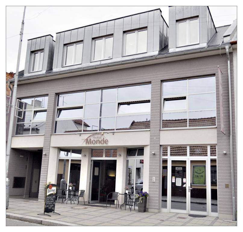 Hotel Monde Uhersky Brod Ngoại thất bức ảnh