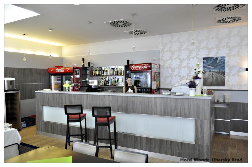 Hotel Monde Uhersky Brod Ngoại thất bức ảnh